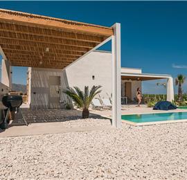 2 bedroom villa with infinity pool, near Alcamo, sleeps 4-5